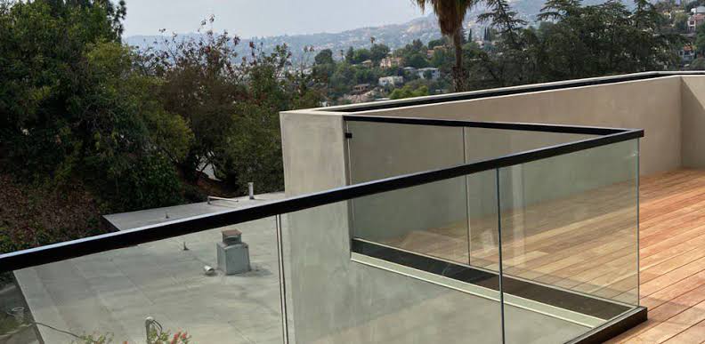 Image of stainless steel balustrade.